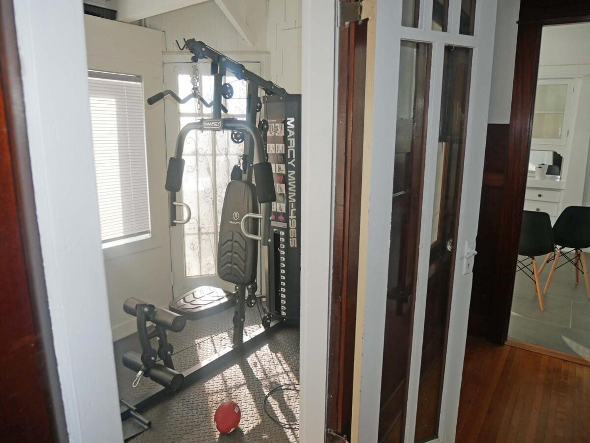 Spacious 4br With Gym Near Downtown La, Usc And Crypto Arena Accommodatie bij particulieren Los Angeles
